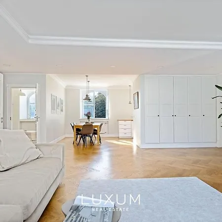 Apartment 100 Sqm Penthouse In The Heart Of Old Town