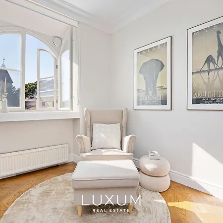 100 Sqm Penthouse In The Heart Of Old Town דירה טאלין